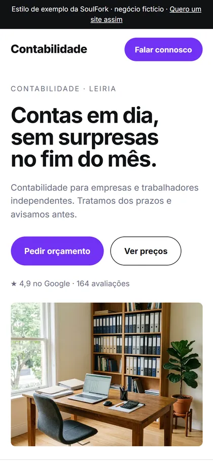 Estilo Livro violeta no telemóvel